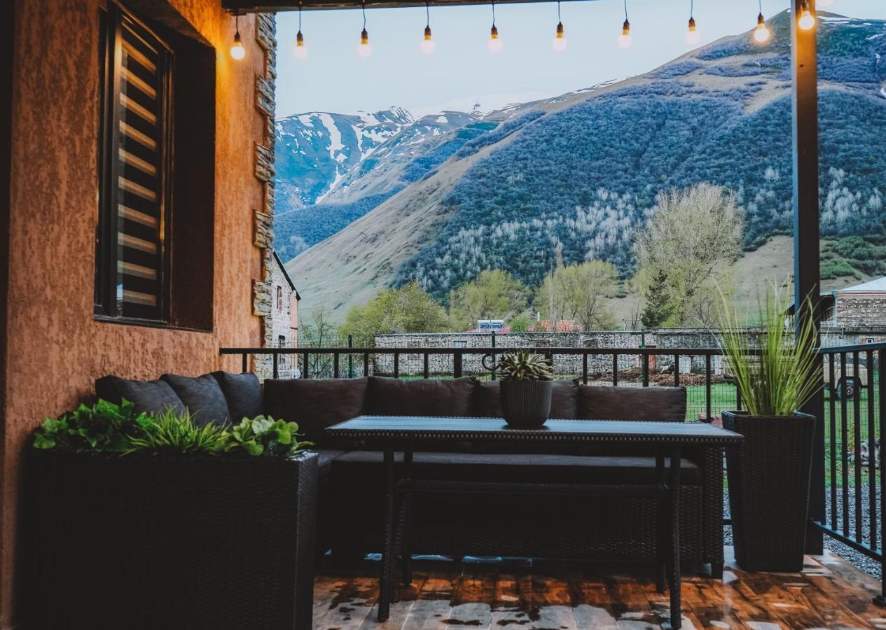Kazbegi Mountains Hotel Bagian luar foto