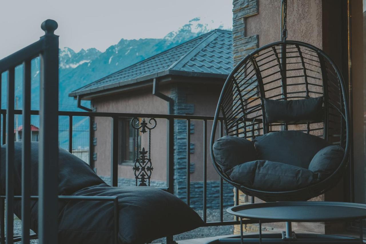 Kazbegi Mountains Hotel Bagian luar foto