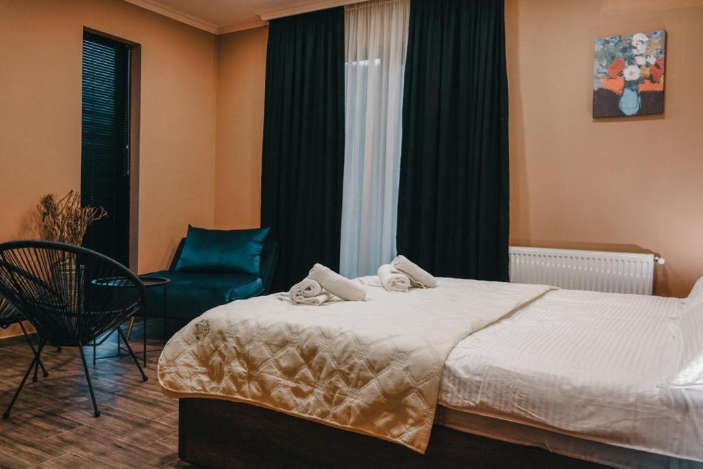 Kazbegi Mountains Hotel Bagian luar foto