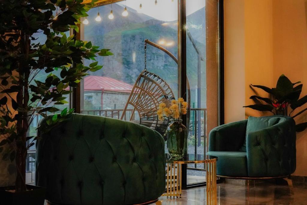 Kazbegi Mountains Hotel Bagian luar foto